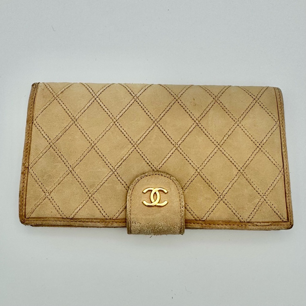 Chanel Vintage Beige Quilted Women's‎ Wallet